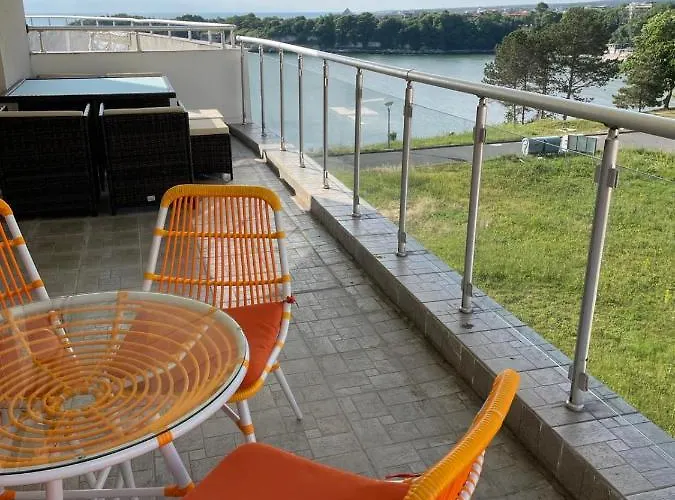 Hotel apartamentowy Aпартаменти мини в бей вю